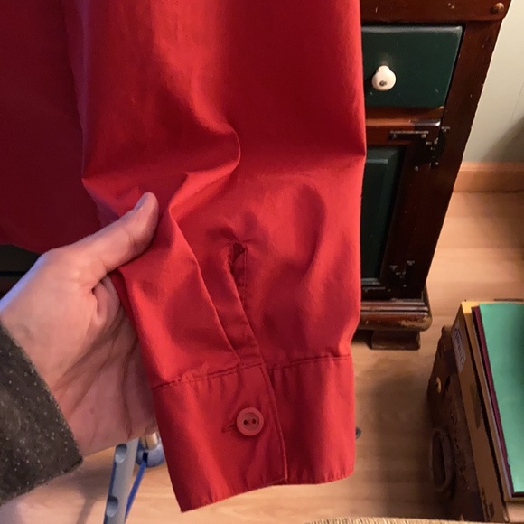 East 5th button up top with fabric rose design L - Picture 9 of 12